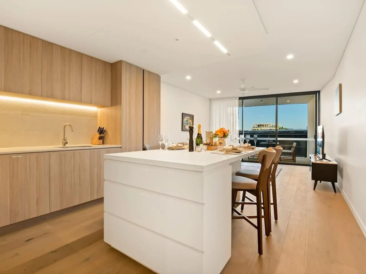 2Br West End Apt With Parking Walk To Convention Ctr Brisbane 0*,  Avustralya
